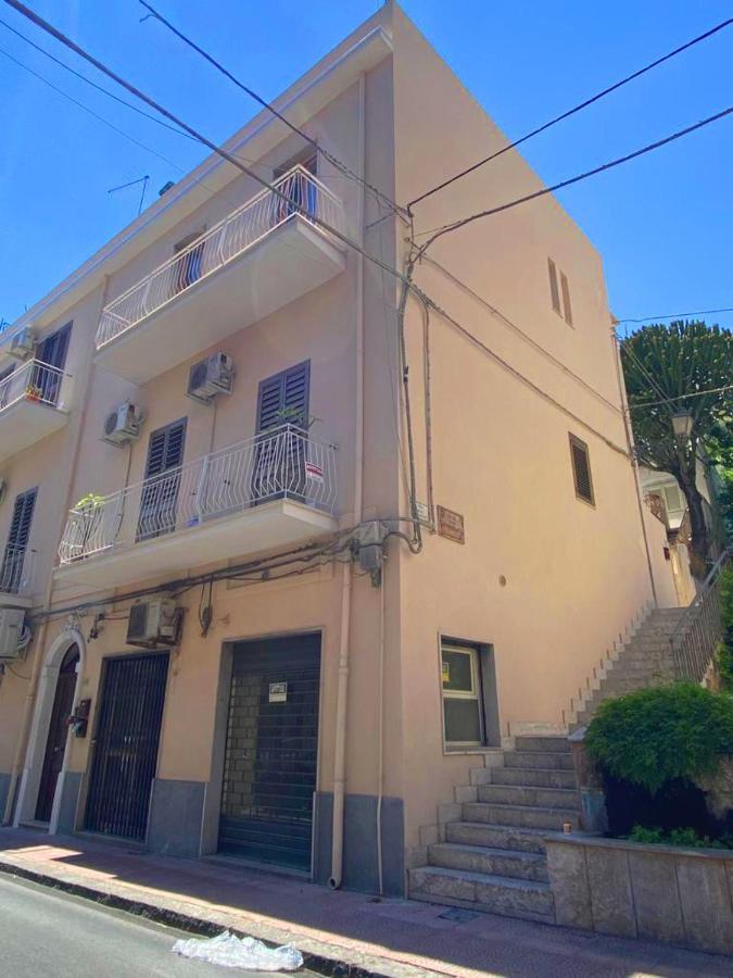 Casa Martina Διαμέρισμα Giardini Naxos Εξωτερικό φωτογραφία
