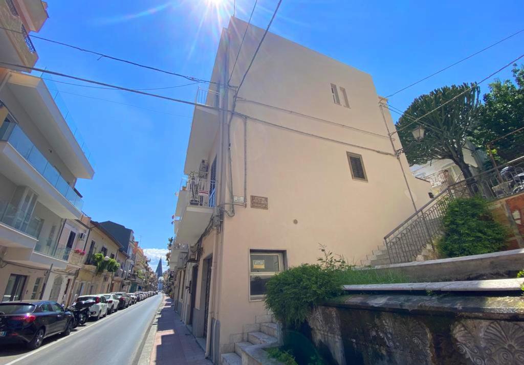Casa Martina Διαμέρισμα Giardini Naxos Εξωτερικό φωτογραφία
